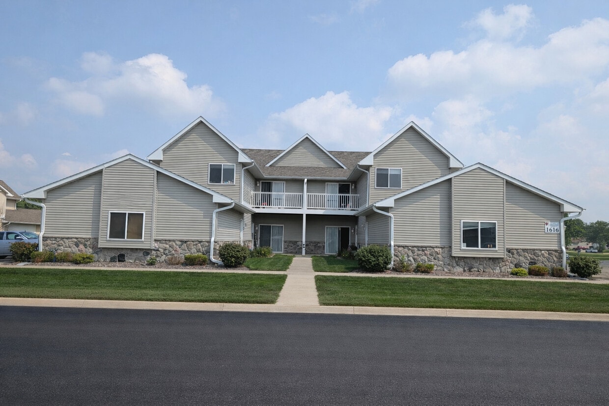 Building Photo - Prairie Fields Apartments