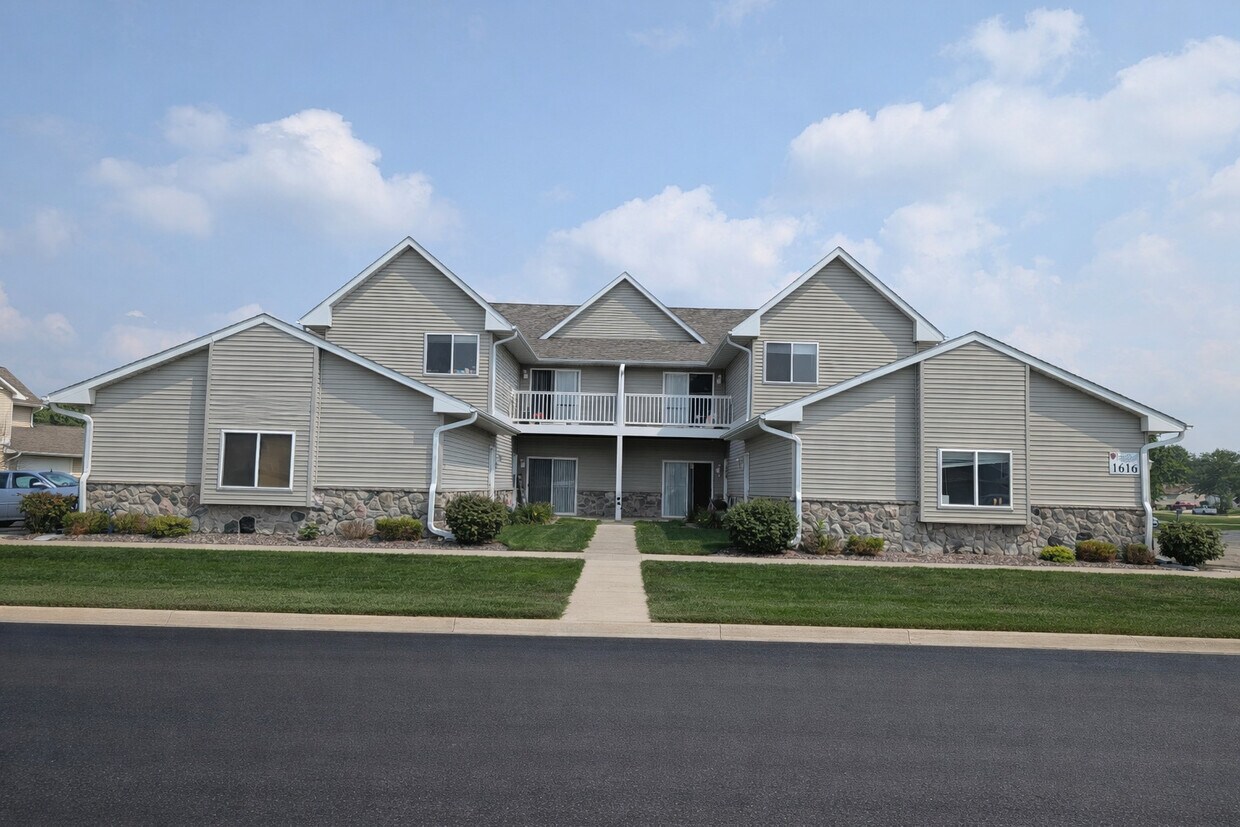 Foto del edificio - Prairie Fields Apartments