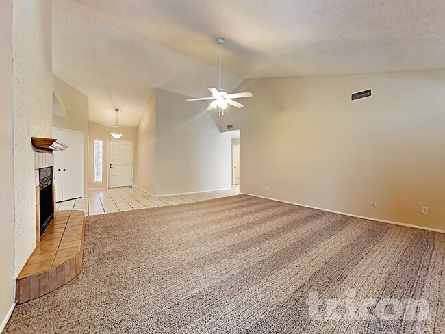 Building Photo - 7127 W McRae Way