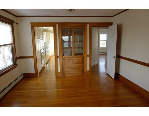 Building Photo - 104 Slade St