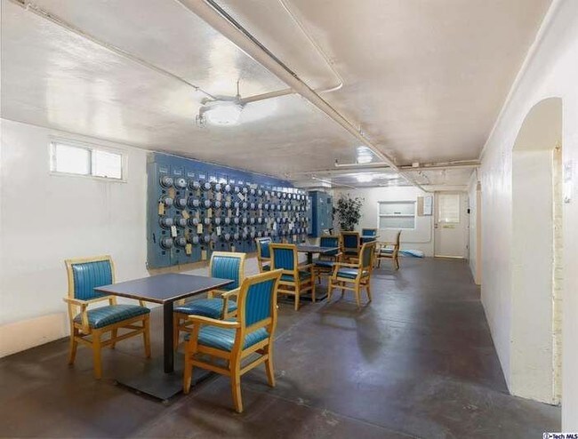 Building Photo - 4125 S Figueroa St