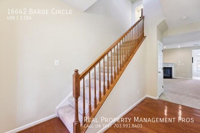 Building Photo - 16642 Barge Cir