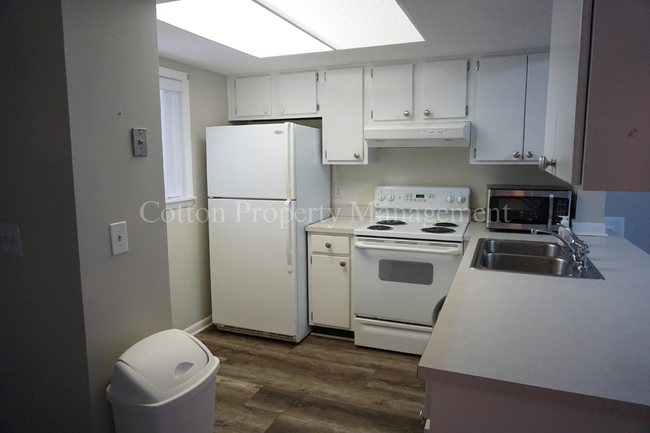 Foto del edificio - 2BR/2BA Condo - Great Location in Midtown ...