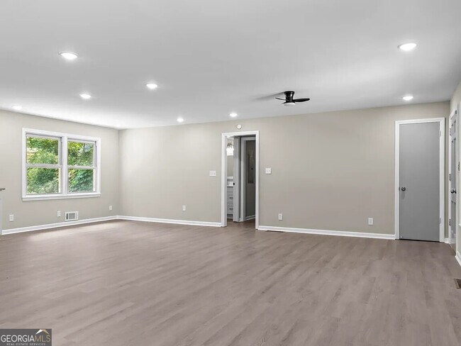 Foto del edificio - 1523 Delia Dr