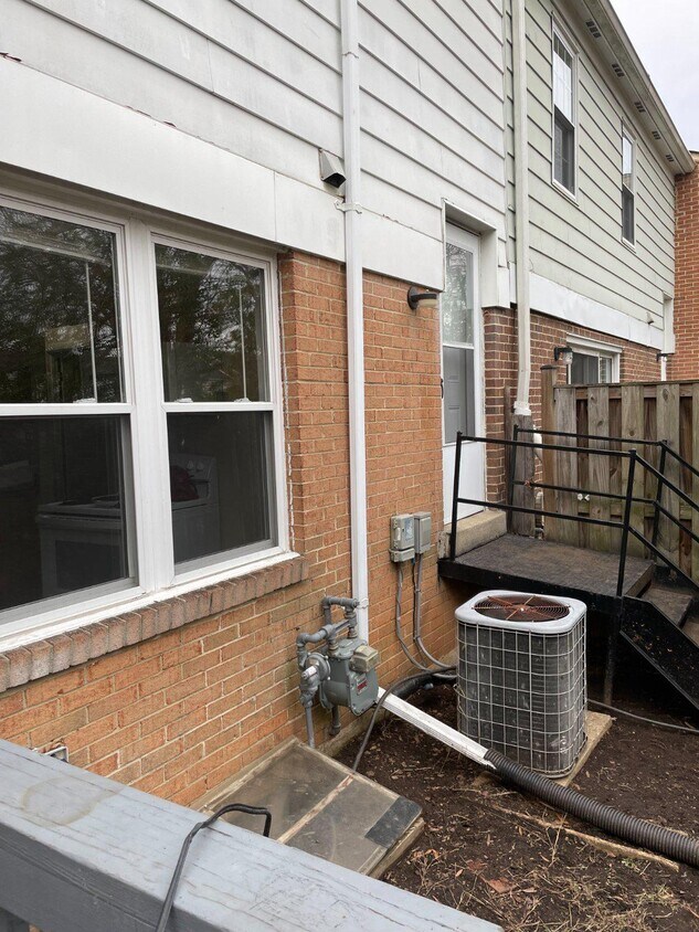 Building Photo - 5023 Berwyn Rd
