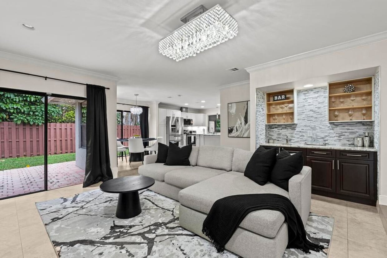 Foto principal - 13575 Columbine Ave