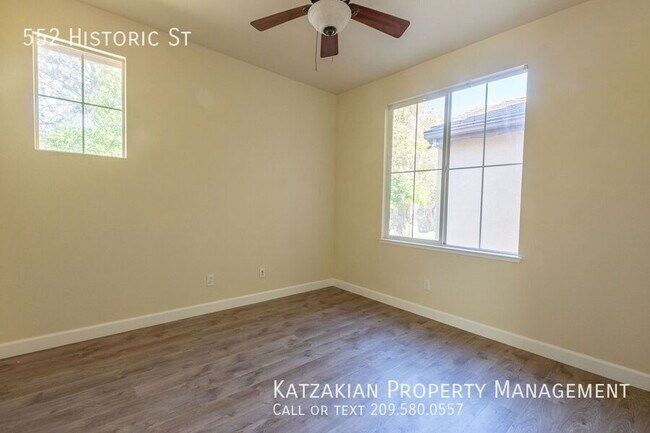 Building Photo - Charming 4 Bedroom, 2 Bathroom Single Stor...