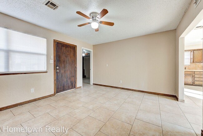 Foto del edificio - 3 br, 1.5 bath House - 1704 Melody Drive