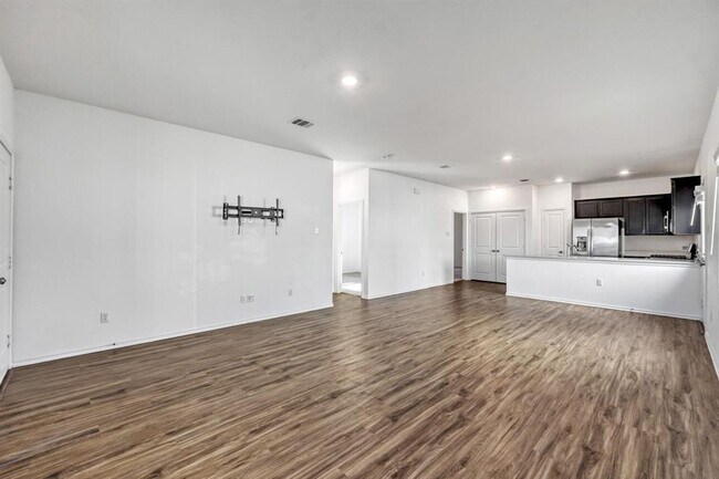 Building Photo - 385 Geode Glen