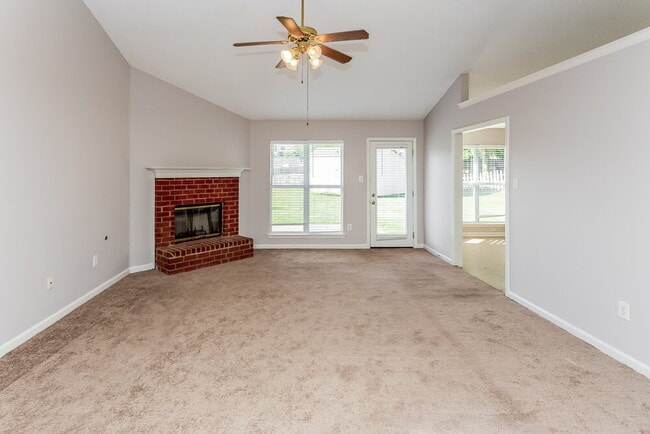 Foto del edificio - 10894 Carter Ln Cove