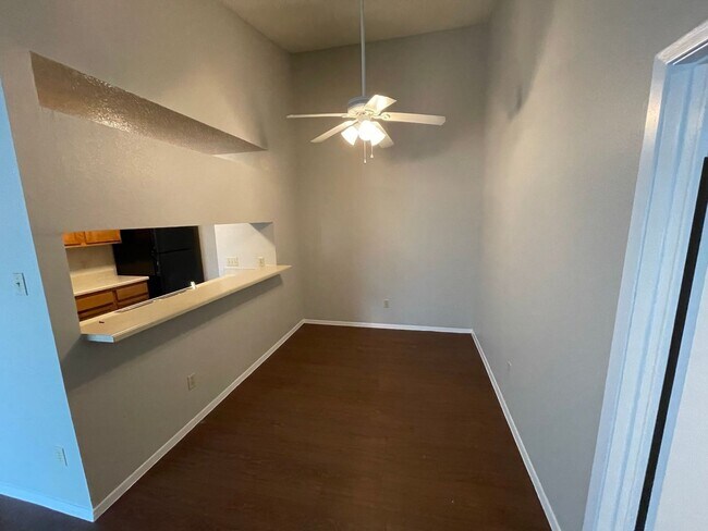 Foto del edificio - 513 Sierra Cove