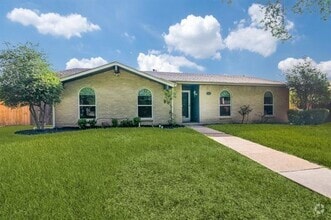 Building Photo - 533 Ivy Way