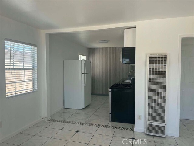 Foto del edificio - 10916 Laurel Ave