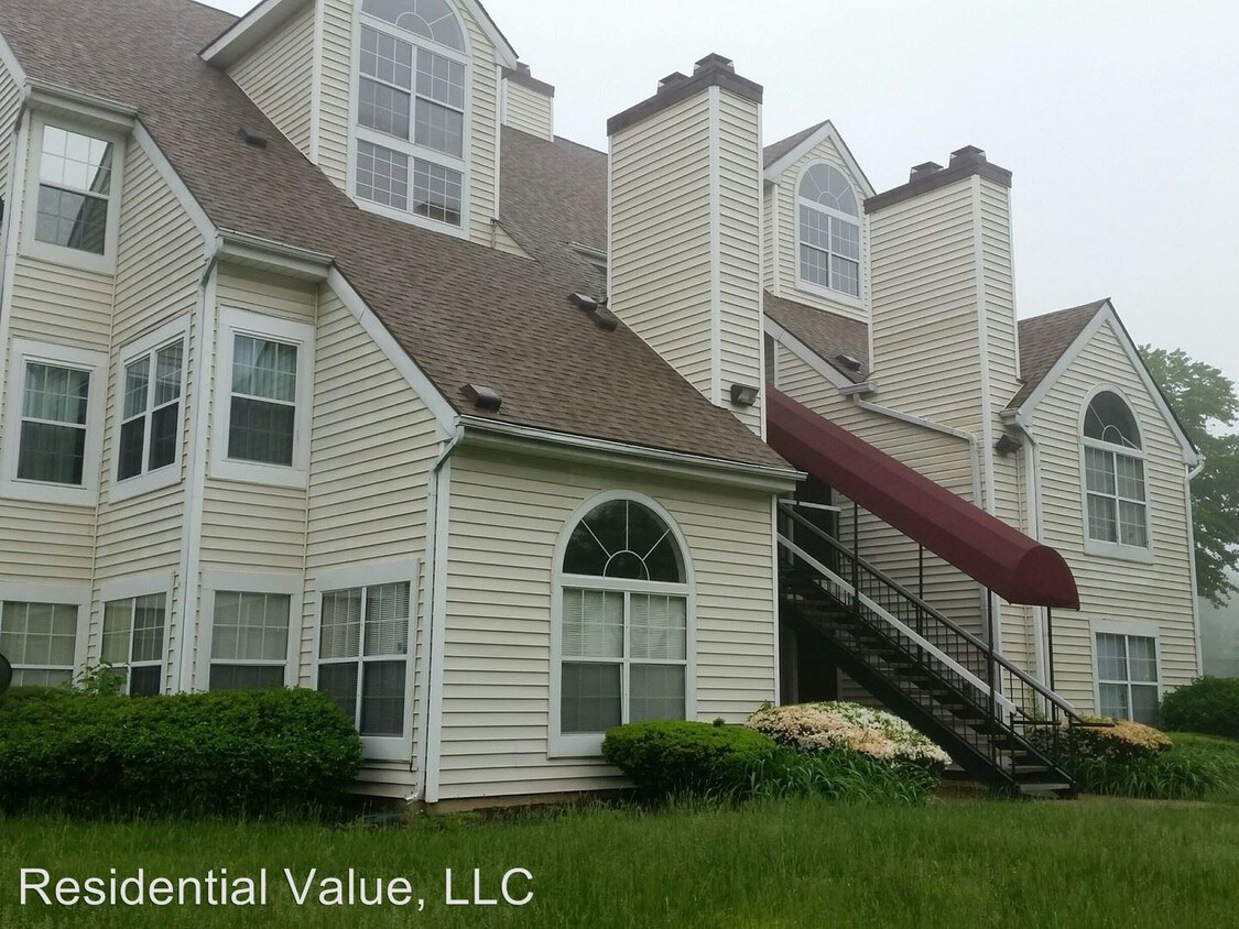 Foto principal - 1018 Fallcrest Ct