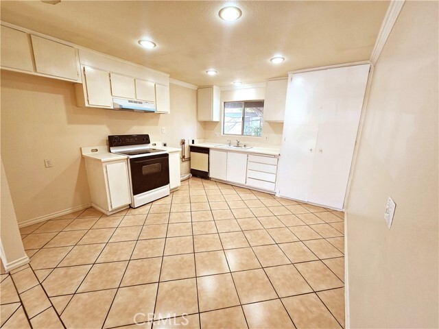 Building Photo - 7100 Cerritos Ave