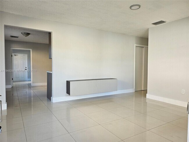 Foto del edificio - 7416 SW 21st St