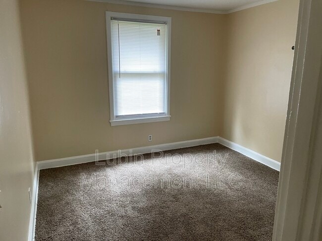 Building Photo - 1434 Lapaloma St