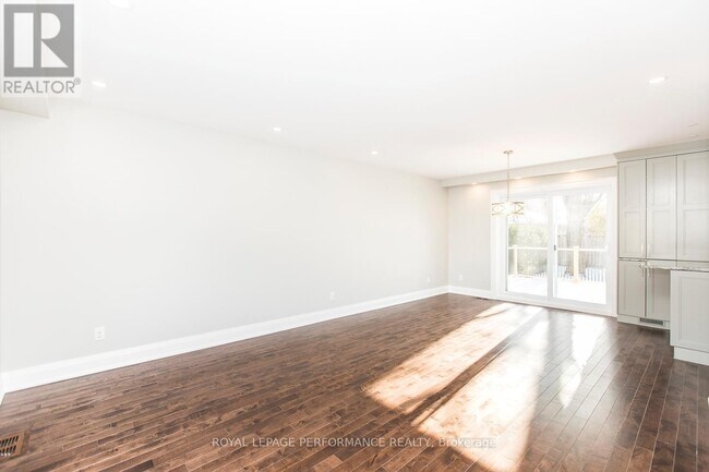 Building Photo - 22 Wolff St