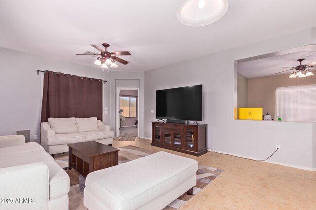 Foto del edificio - 2194 N Hudson Dr