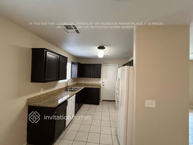 Foto del edificio - 2143 W Roeser Rd