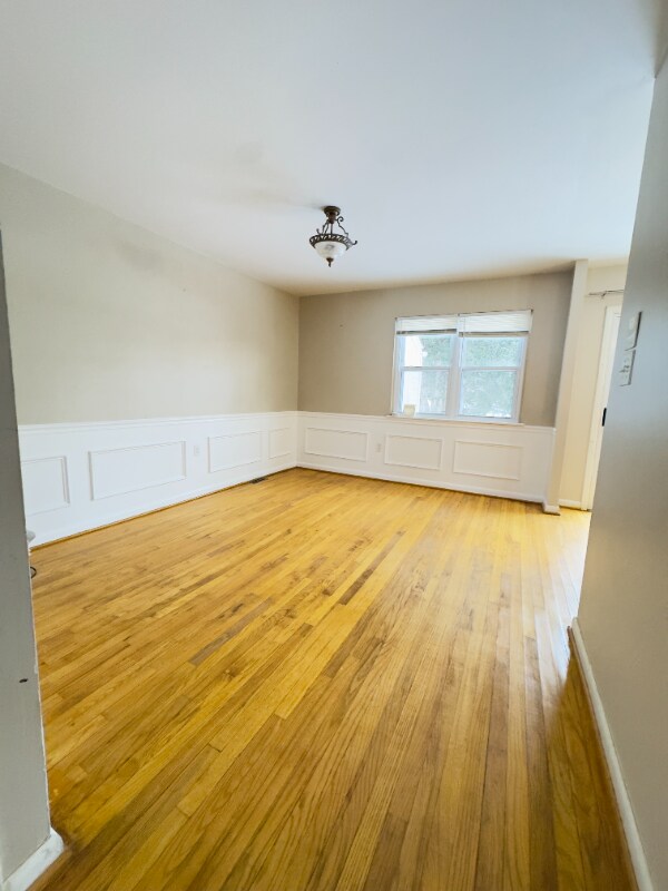 Building Photo - 102 Hopkins Ct