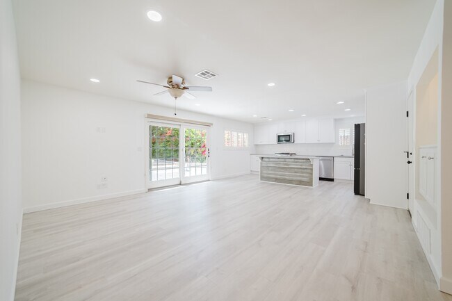 Foto del edificio - 3953 James Dr