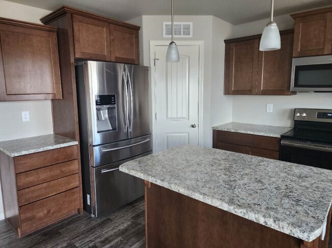 Building Photo - 4457 Zircon Dr