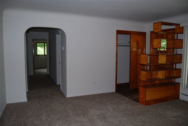 Building Photo - 2487 N Lapeer Rd
