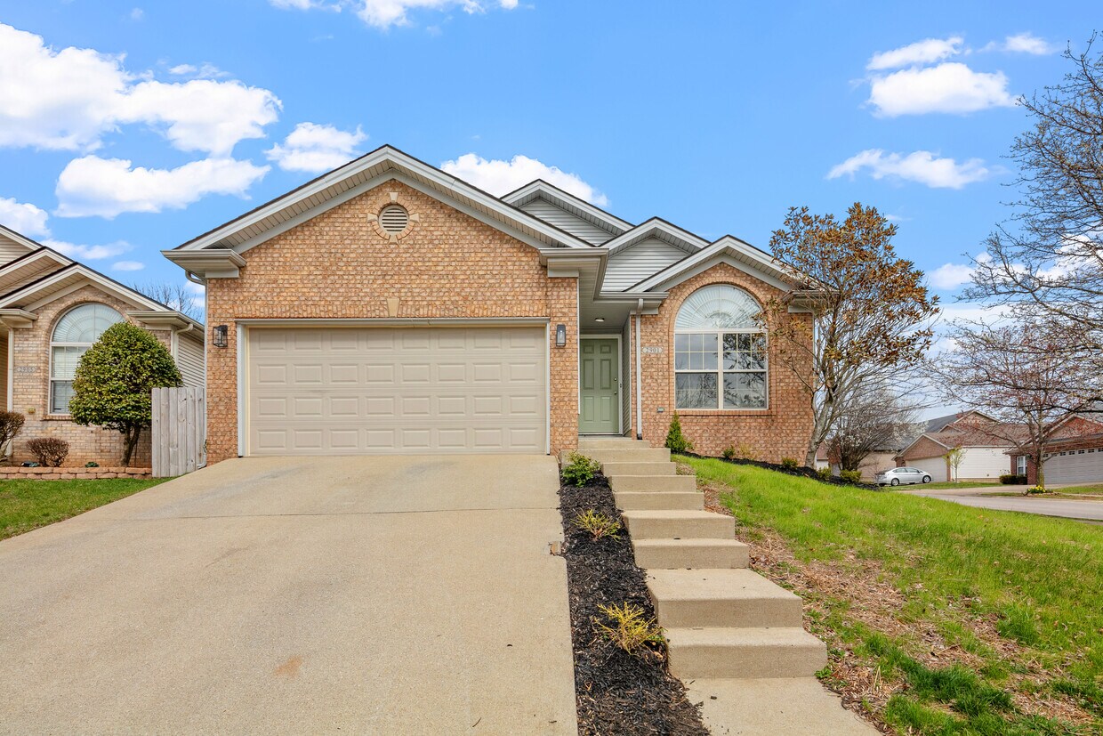 2901 Trailwood Ln, Lexington, KY 40511 House Rental in Lexington, KY