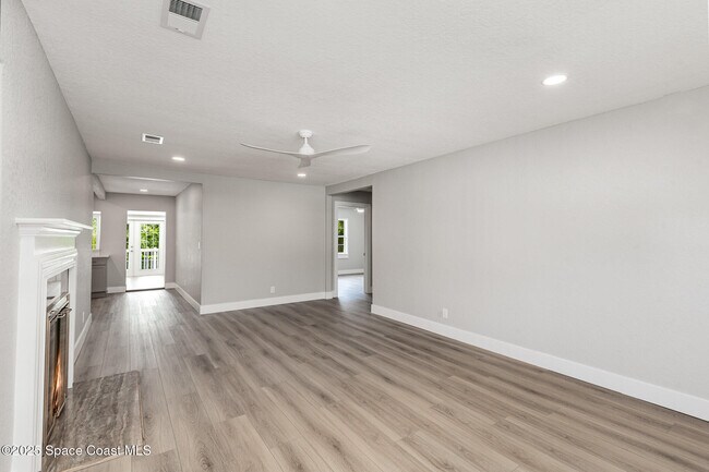 Foto del edificio - 631 Young St