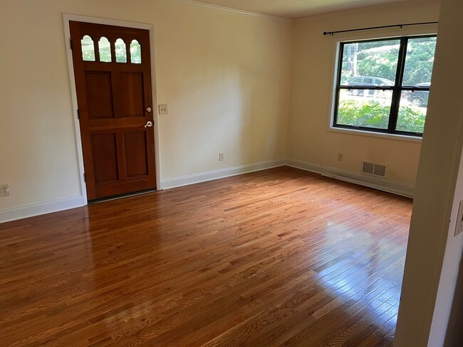 Living Room - 1405 Southland Vista Ct NE