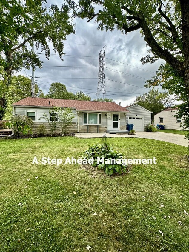 Foto principal - 6715 Parker Ave-3 Bed/2 Bath -$200 off you...