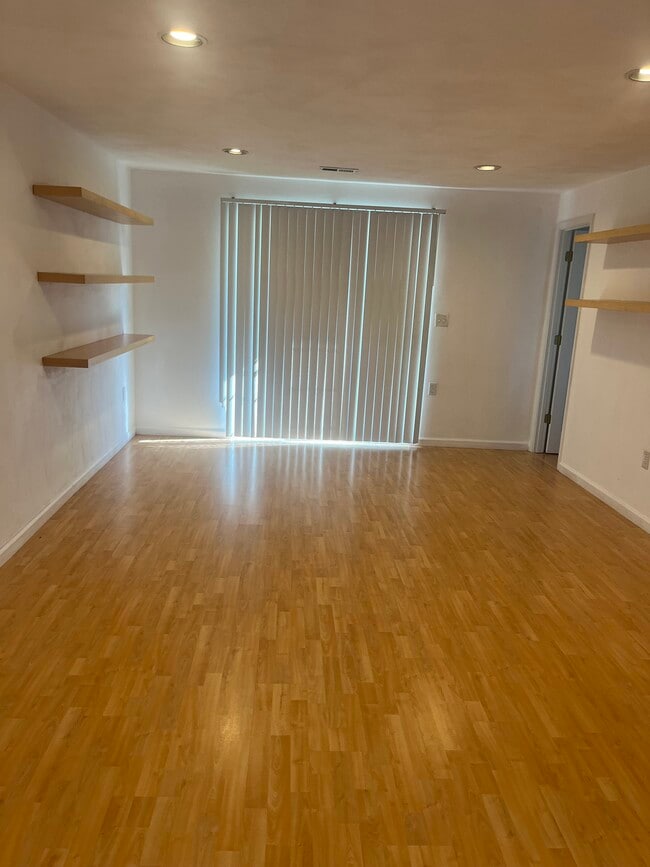 Building Photo - 4227 Quail Dr NW