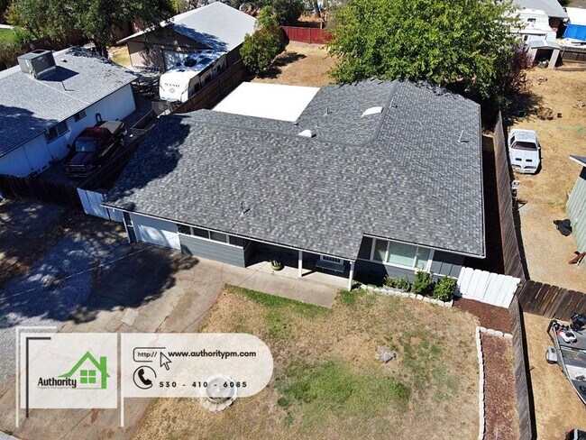 Foto del edificio - 2158 Deerfield Ave