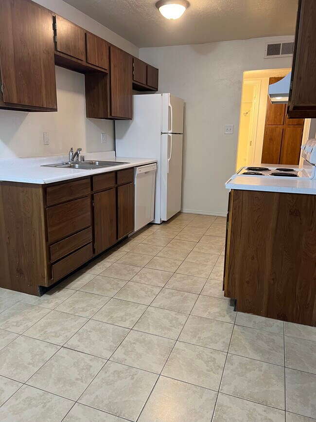 Foto del edificio - 629 Kingman Ave