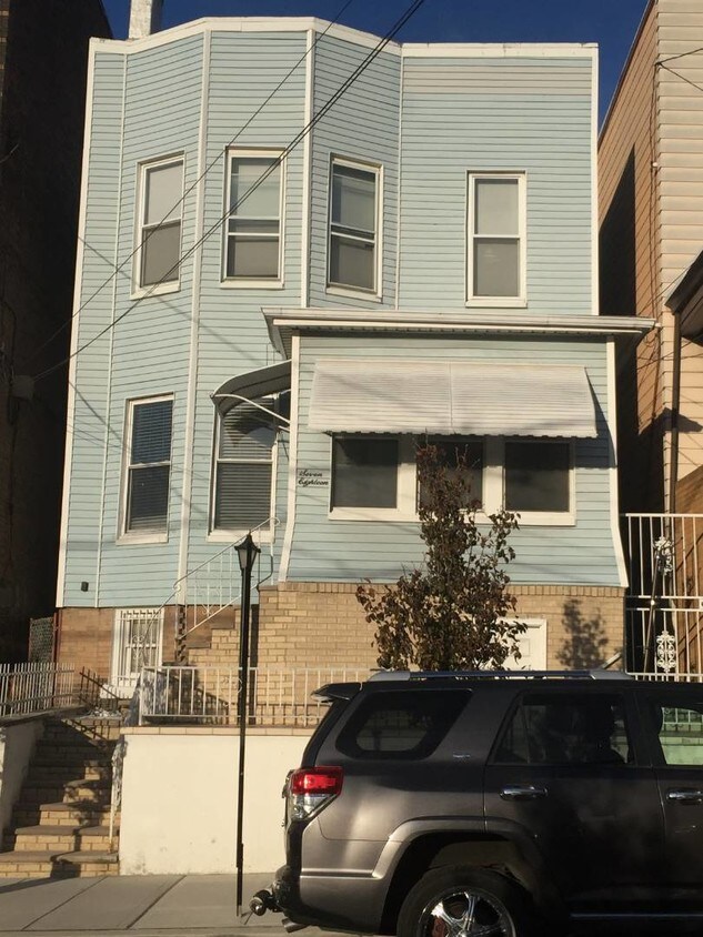 Foto principal - 718 2nd St