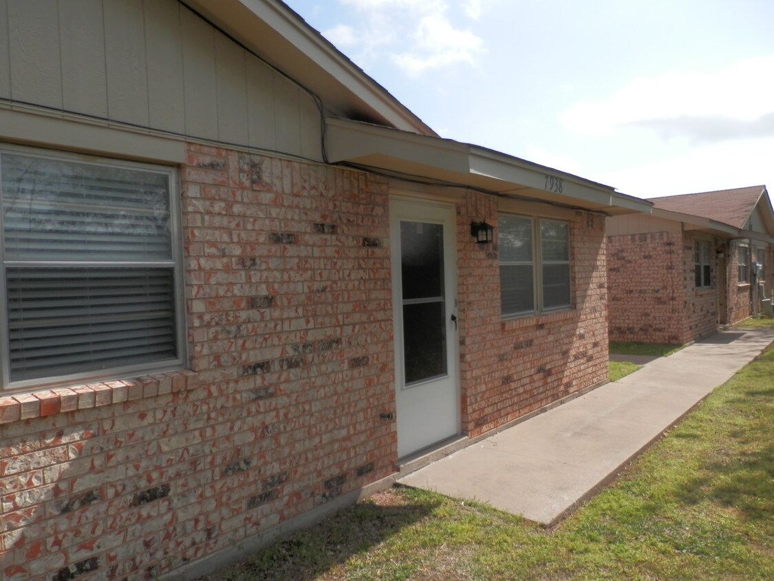Primary Photo - 7938 NW Crossland Cir