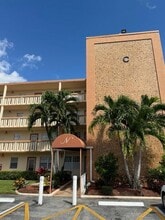 Building Photo - 1043 Newcastle A