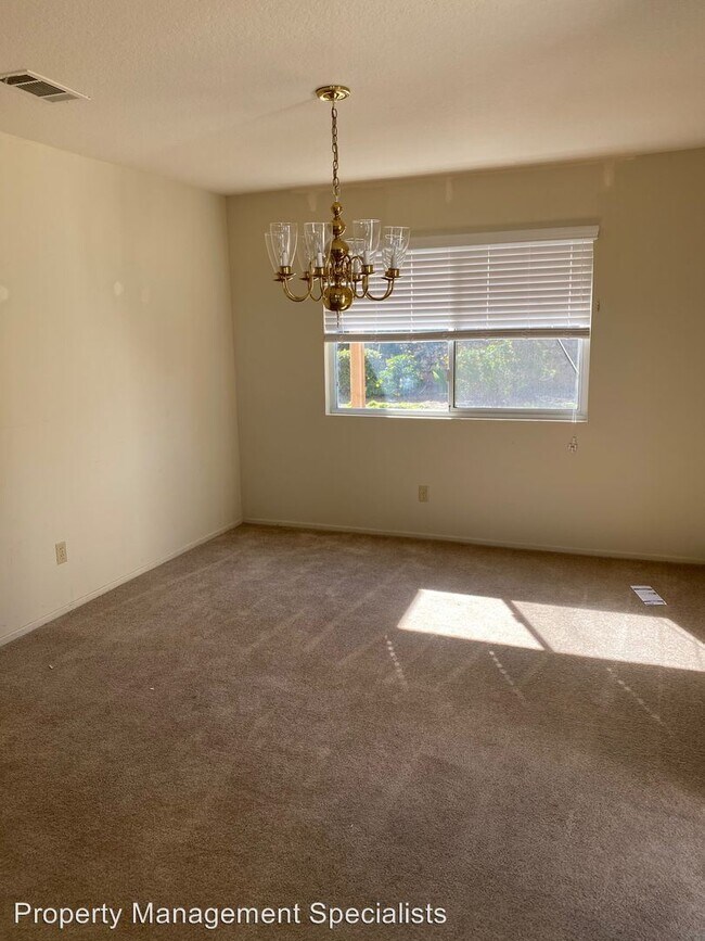 Building Photo - 4 br, 2.5 bath House - 6024 Mohican St