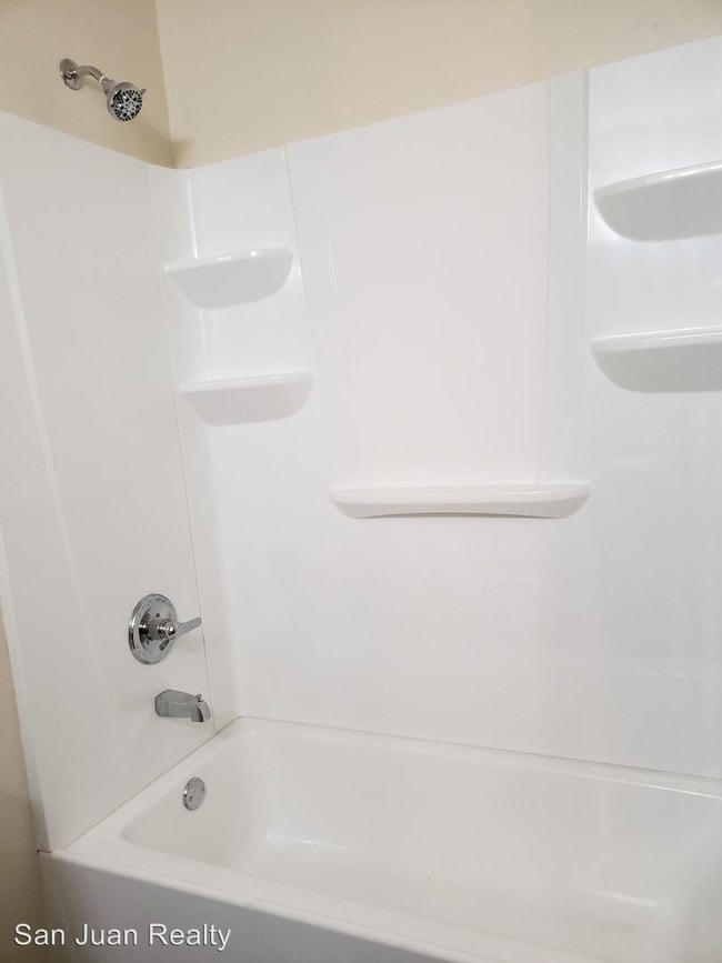 Building Photo - 1705 Cliffside Dr