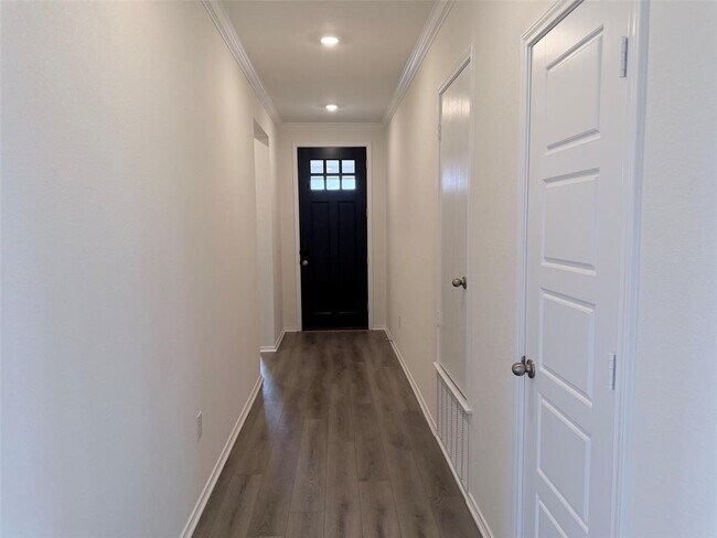 Foto del edificio - 12901 Staywell Wy