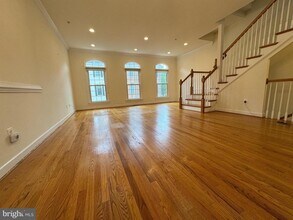 Building Photo - 504 N Thomas St