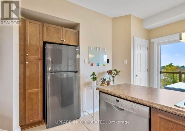 Building Photo - 2086 Valin St