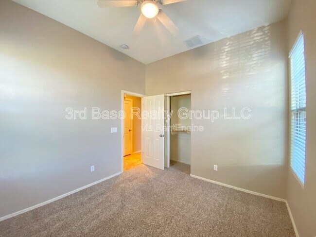 Building Photo - 4442 N Jackson Ct