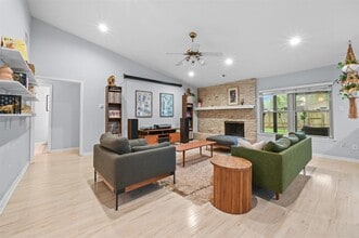 Building Photo - 2509 Redleaf Ln