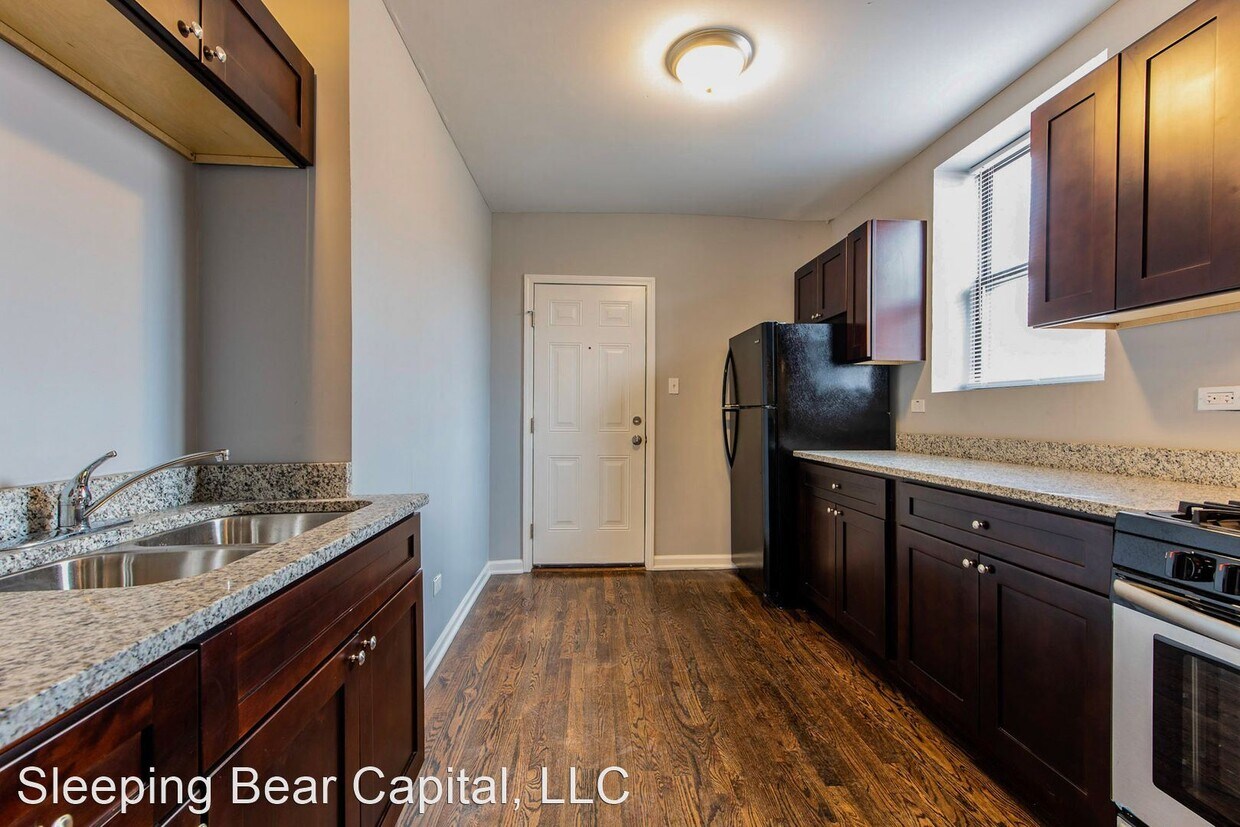 Foto principal - 7525 S Kingston Ave