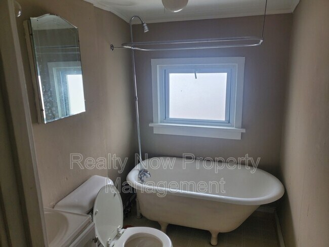 Foto del edificio - 1504 Sherbrook Rd