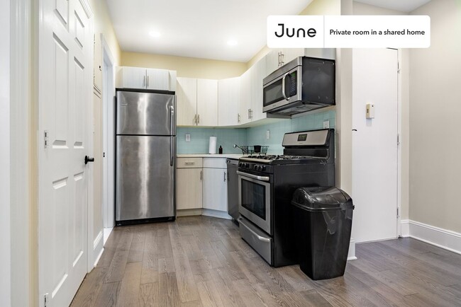 Building Photo - Room in Shared 2 bed/1 bath home in Gramercy