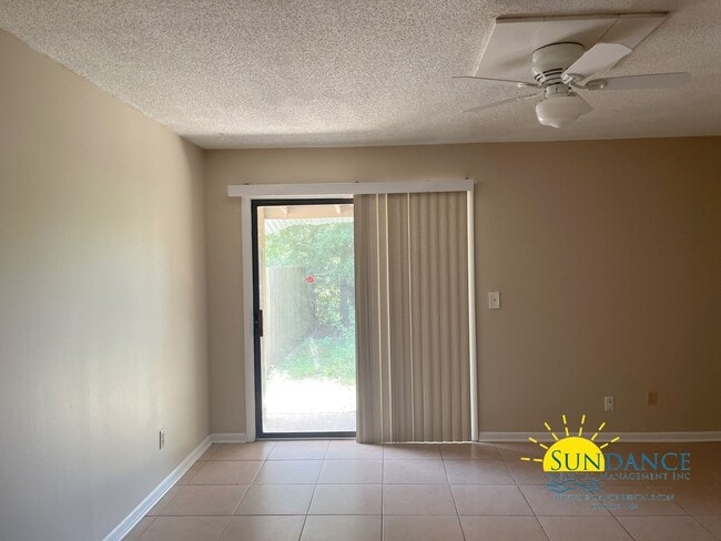 Building Photo - Charming 2 Bedroom Townhouse in Fort Walto...