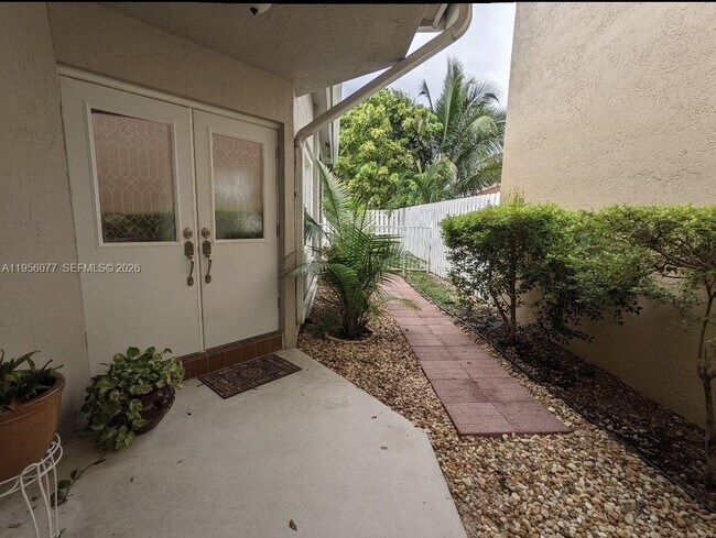 Foto del edificio - 13541 NW 5th Ct